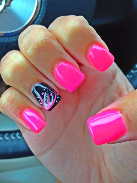 black nails with pink